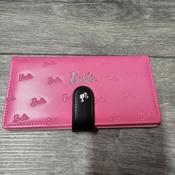 Barbie Limited Edition Bright Pink & Black Leather Wallet Miniso Collaboration - Picture 3 of 11